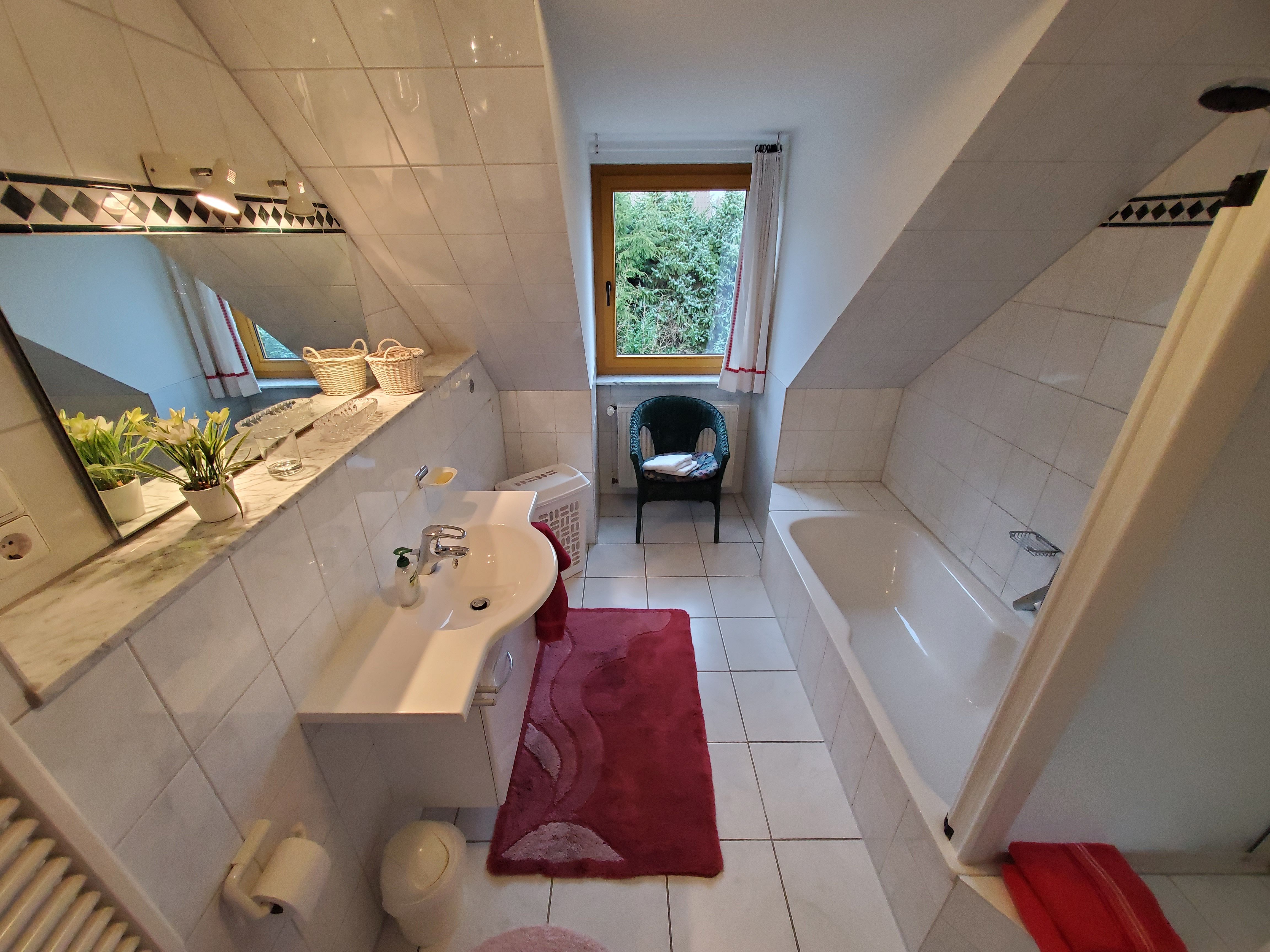 Bright, Spacious Apartment In A Quiet Location Near Nature - 11