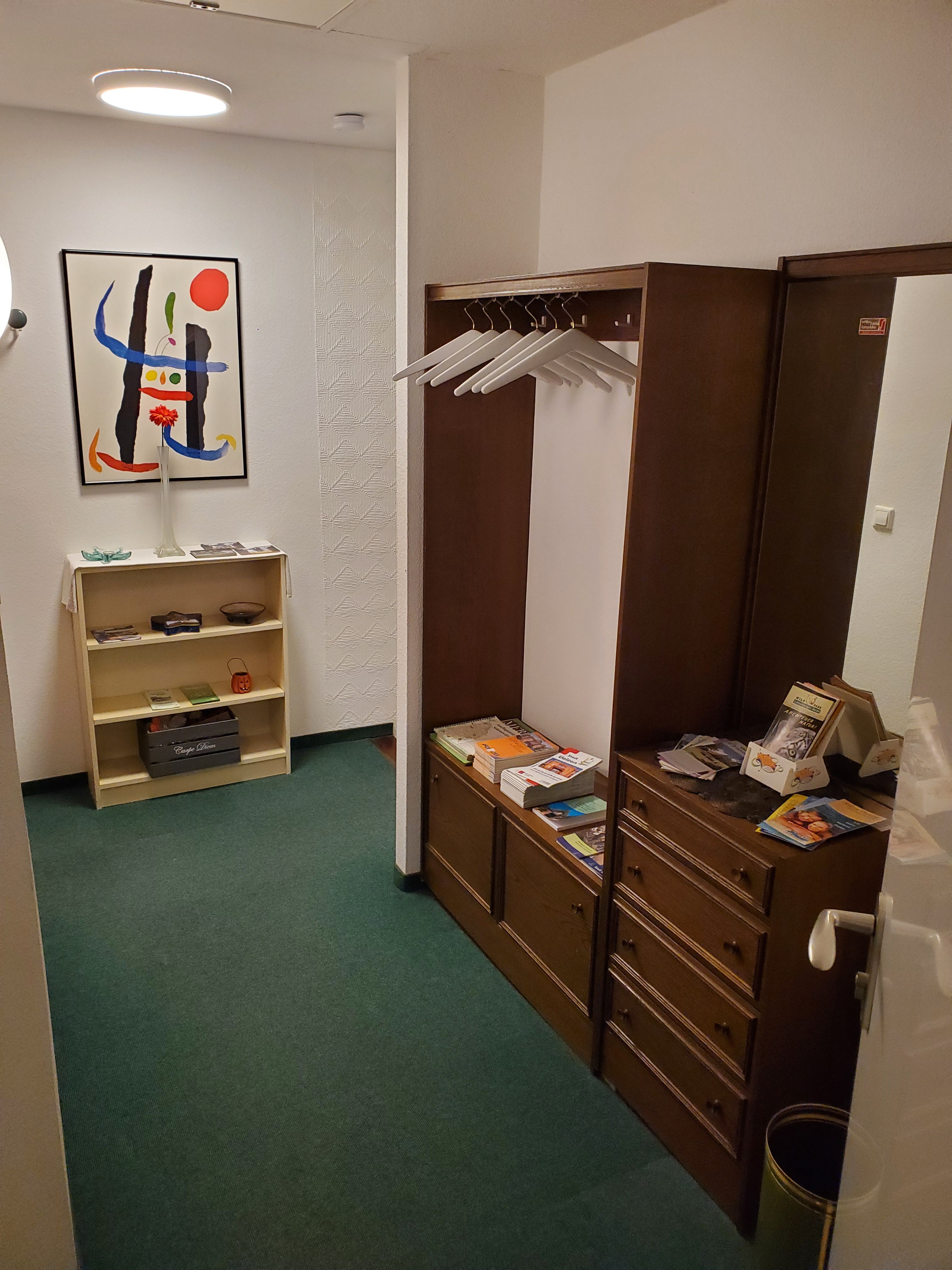 Bright, Spacious Apartment In A Quiet Location Near Nature - 1