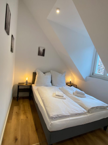 clay & style - stylish living with a lofted sleeping area