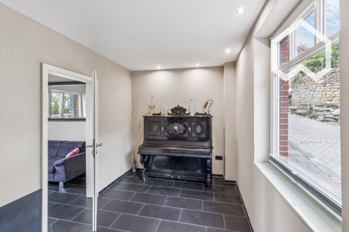 Spacious home in excellent location - Gallery - 19