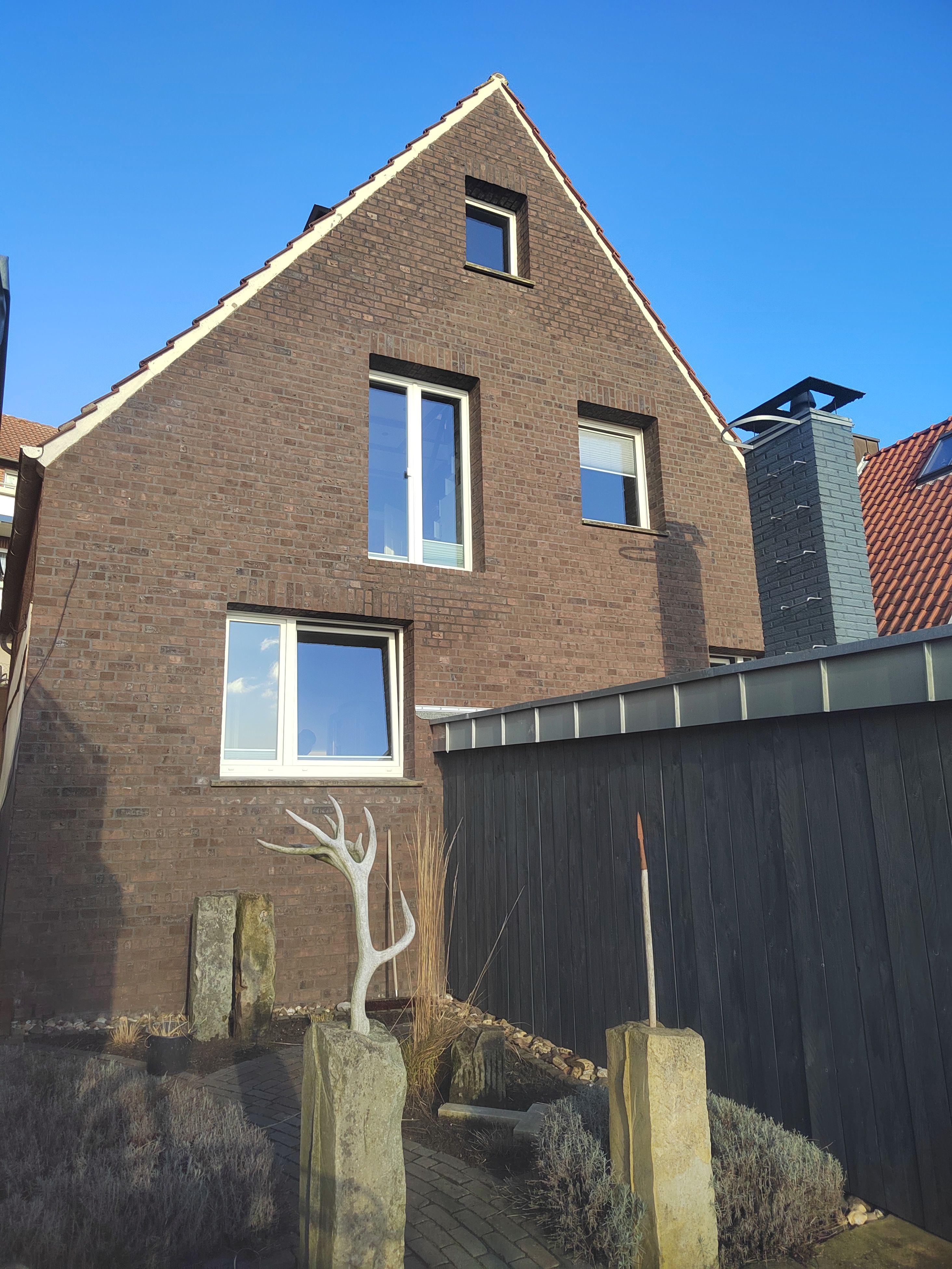  Spacious Home In Excellent Location  -  Spacious home in excellent location  - Gallery -  44