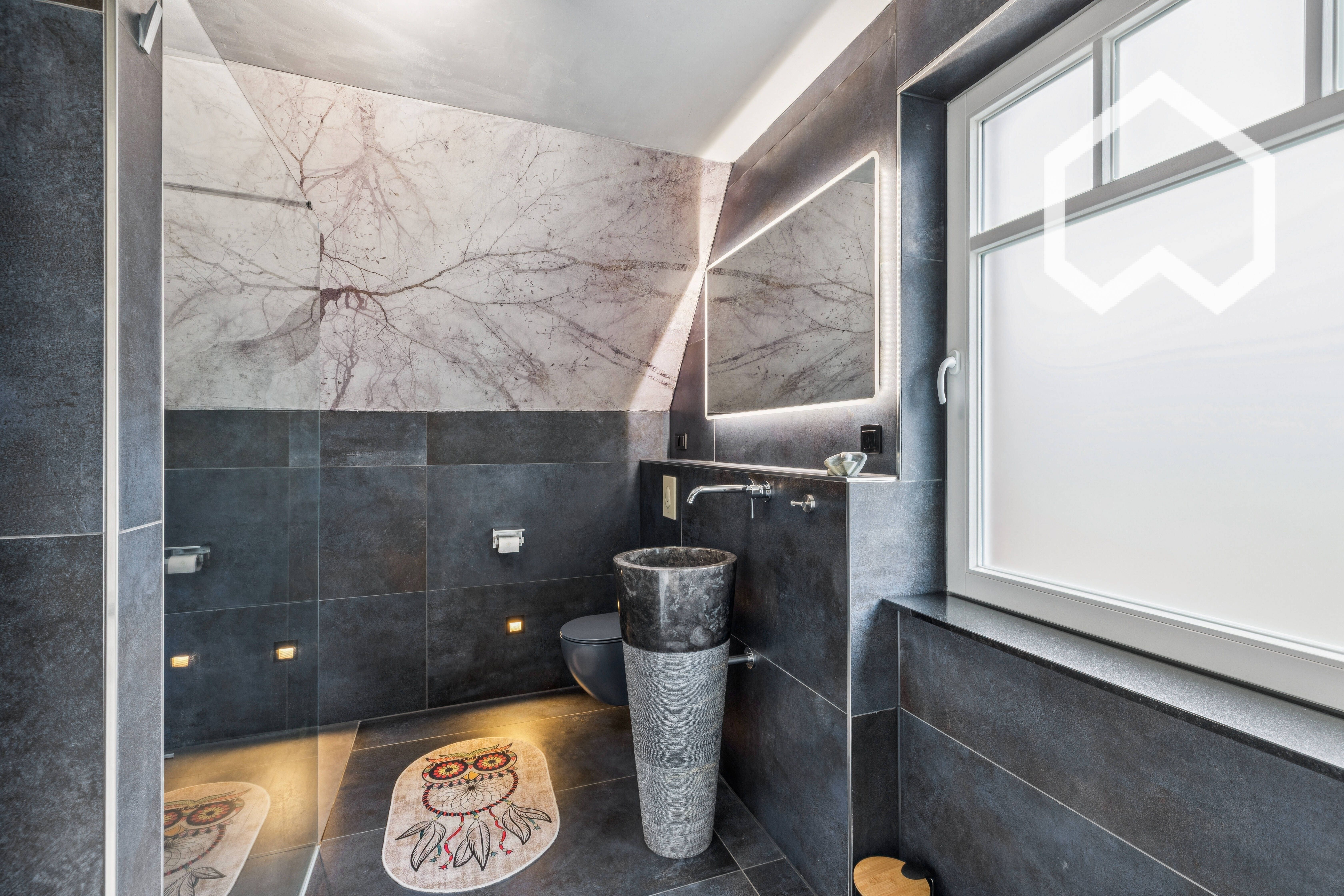 Spacious Home In Excellent Location - 6