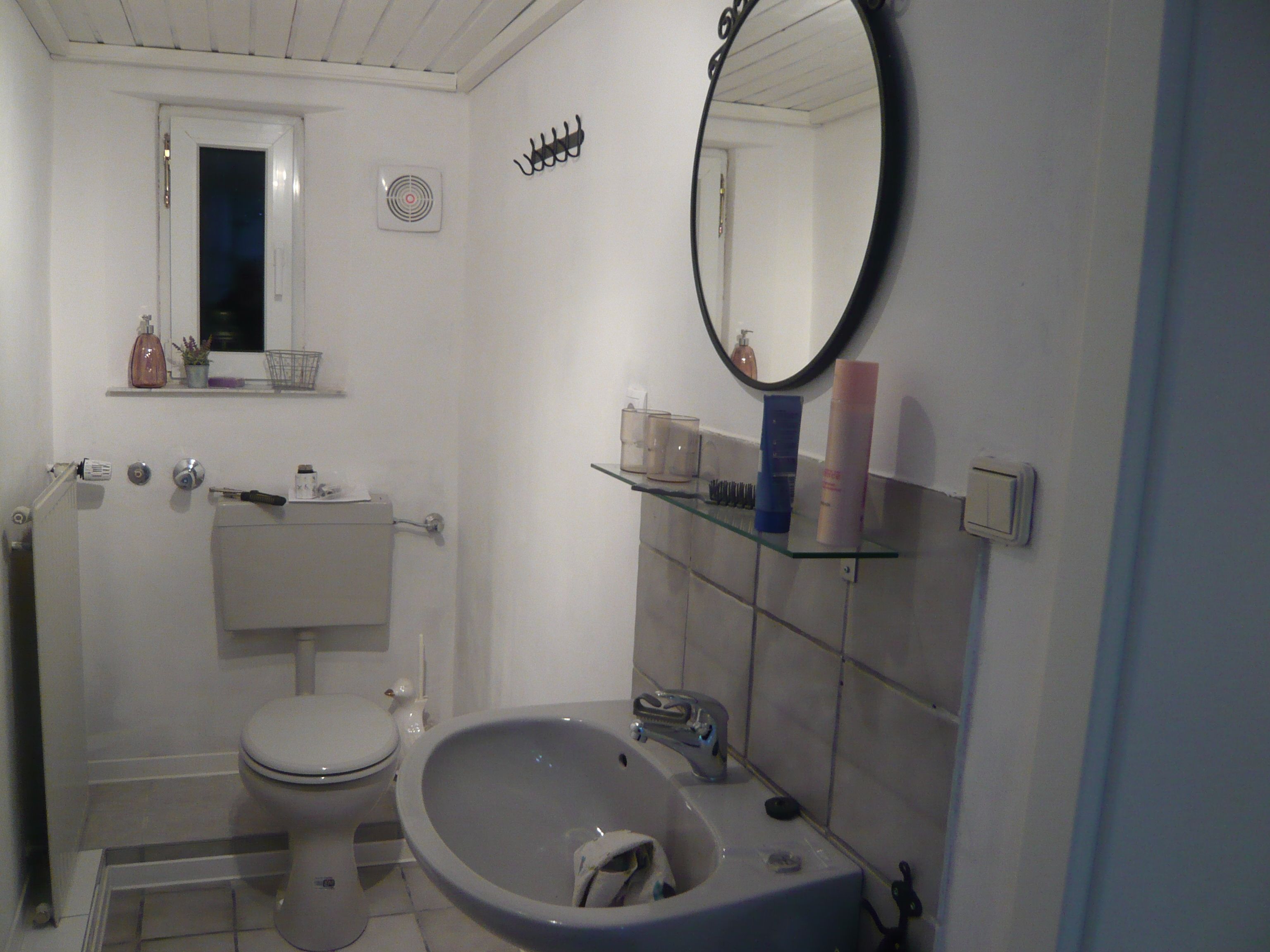  Wunderschönes Möbliertes Apartment Für Pendler  -  Wunderschönes möbliertes Apartment für Pendler  - Gallery -  9