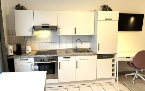 Boardinghouse: Super Flat No 1 in Prime Location