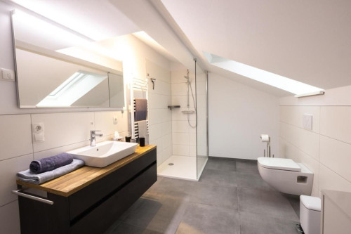 Stylish, Central 3-Room Apartment with Premium Amenities - Gallery - 9