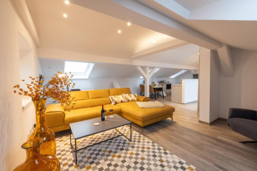 Stylish, Central 3-Room Apartment with Premium Amenities - Gallery - 6
