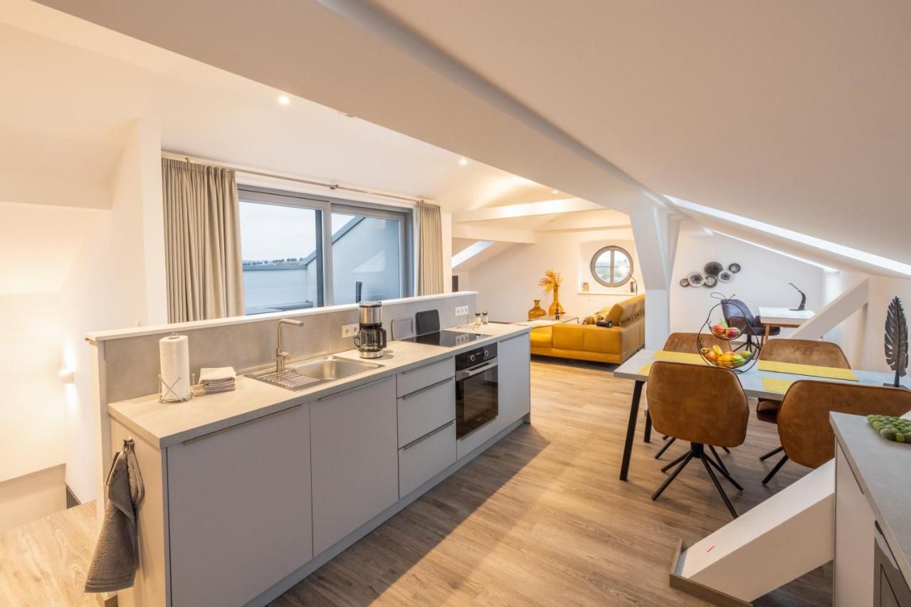  Stylish, Central 3-Room Apartment With Premium Amenities  -  Stylish, Central 3-Room Apartment with Premium Amenities  - Gallery -  8