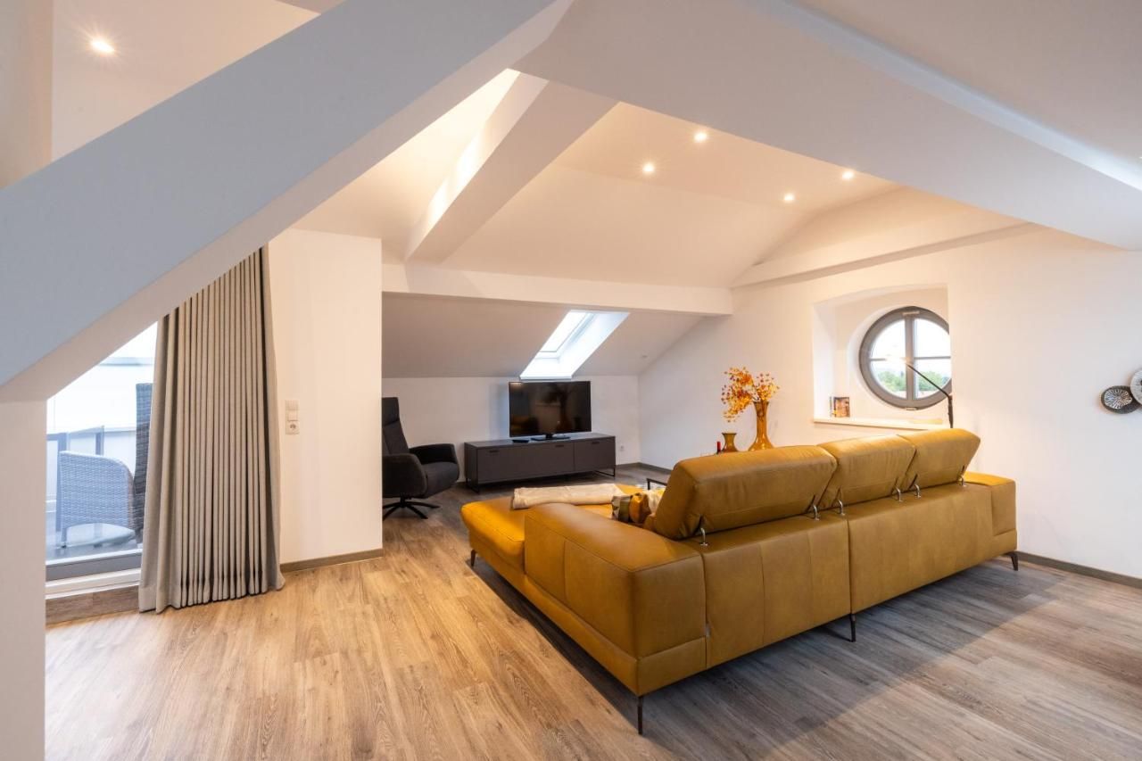  Stylish, Central 3-Room Apartment With Premium Amenities  -  Stylish, Central 3-Room Apartment with Premium Amenities  - Gallery -  5