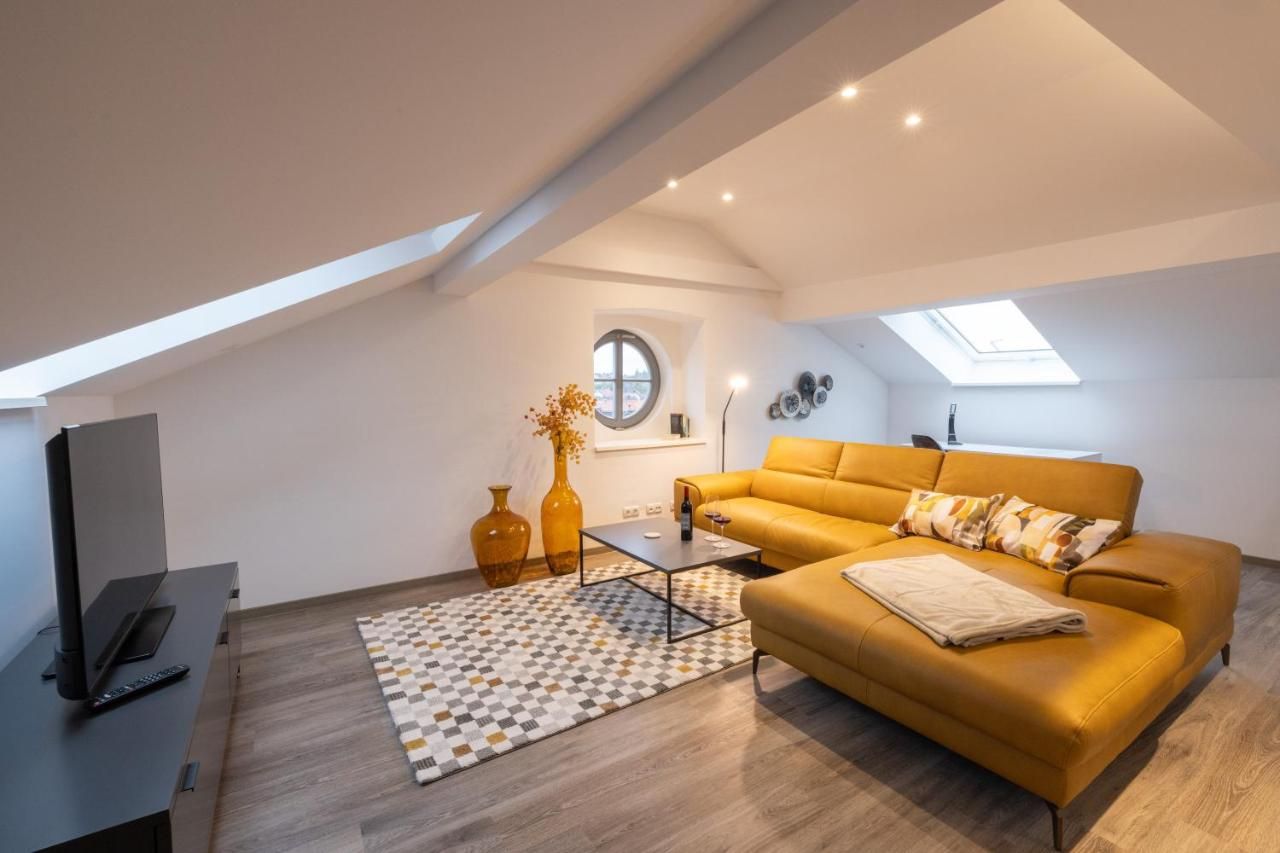  Stylish, Central 3-Room Apartment With Premium Amenities  -  Stylish, Central 3-Room Apartment with Premium Amenities  - Gallery -  6