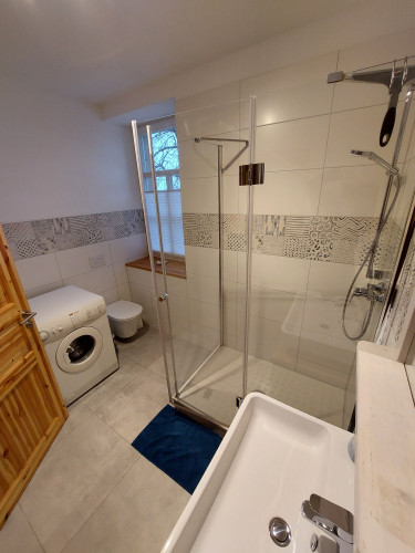 Modern Corporate Flat at Dresden’s Green Edge – Panoramic City View & Easy Access - Gallery - 5
