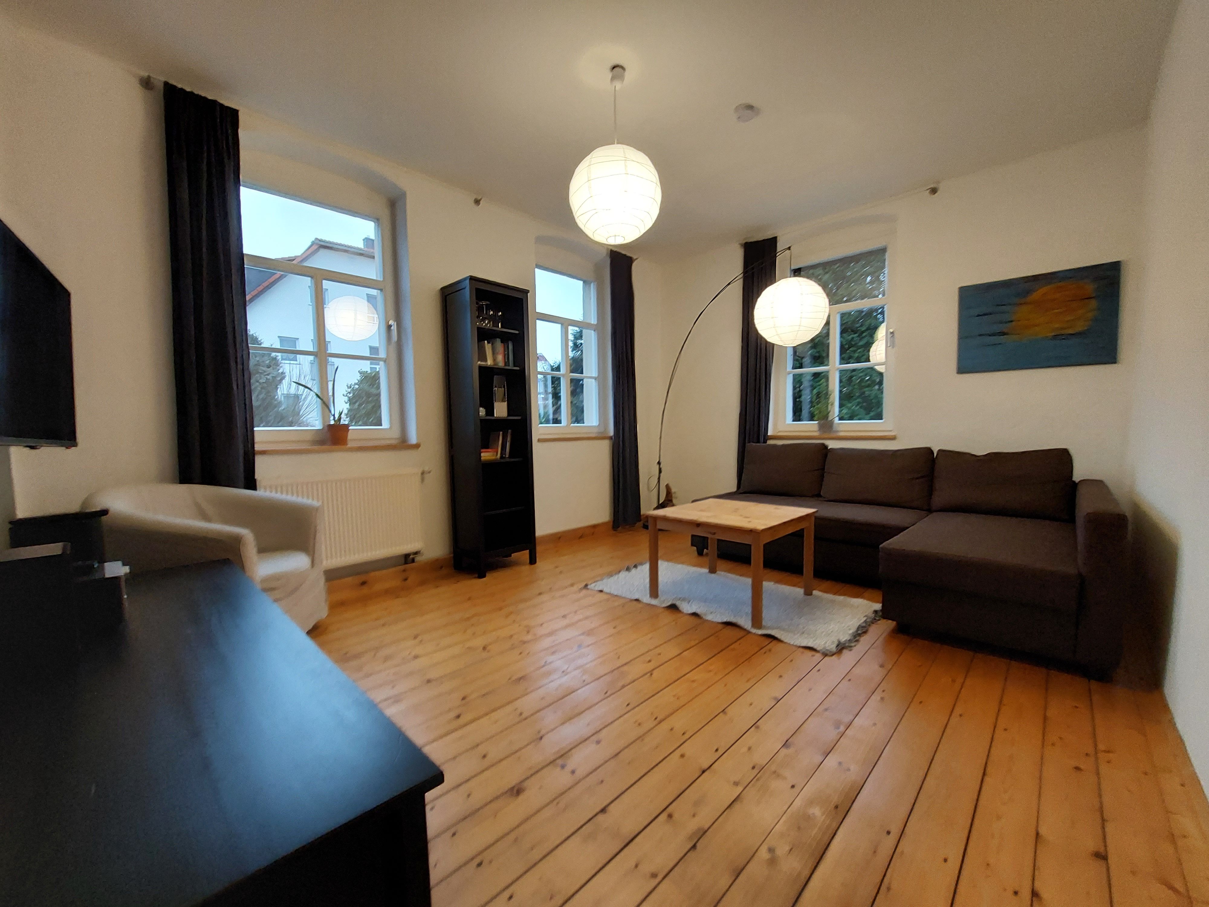 Modern Corporate Flat At Dresden’s Green Edge – Panoramic City View & Easy Access - 8