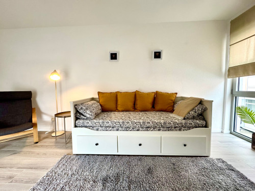 Nice Service Apartment in the heart of Sulzbach Saar, directly opposite the Knappschaft Kliniken Saar and Eye Clinic