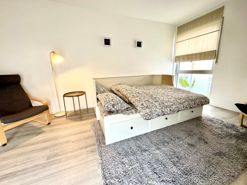Nice Service Apartment in the heart of Sulzbach Saar, directly opposite the Knappschaft Kliniken Saar and Eye Clinic