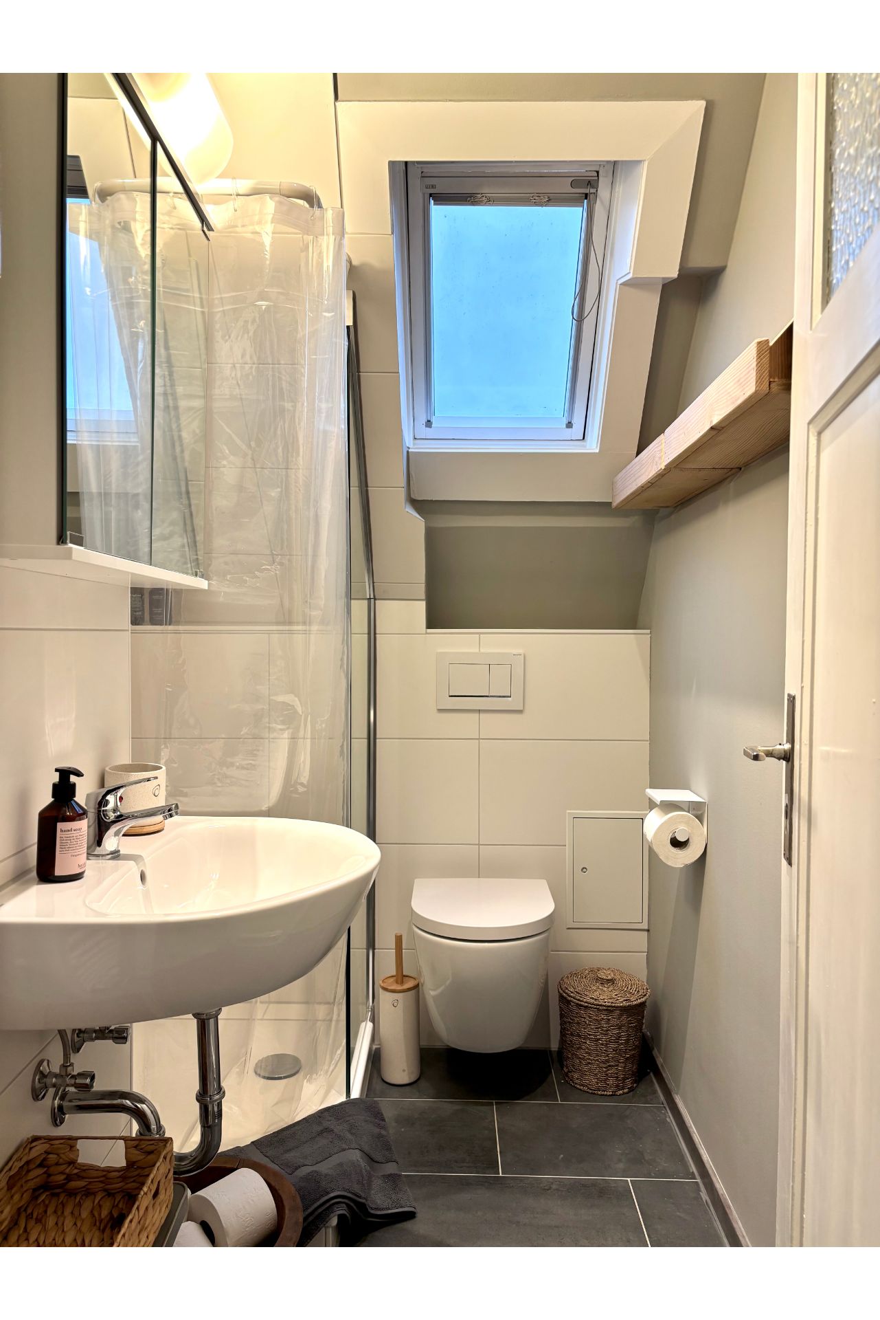  Stylish Design-Apartment With Comfy Balkony  -  Stylish Design-Apartment with comfy balkony  - Gallery -  6