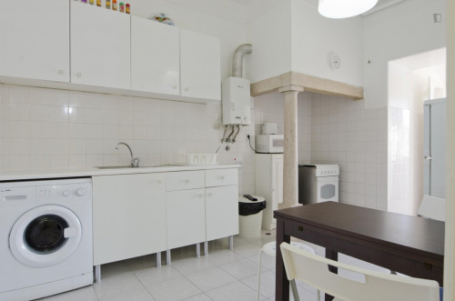 Fresh double bedroom not far from UAL - Universidade Autónoma de Lisboa - Gallery - 11