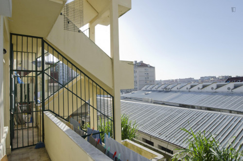 Fresh double bedroom not far from UAL - Universidade Autónoma de Lisboa