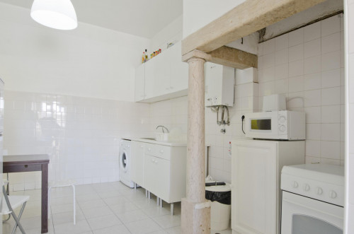 Fresh double bedroom not far from UAL - Universidade Autónoma de Lisboa - Gallery - 14