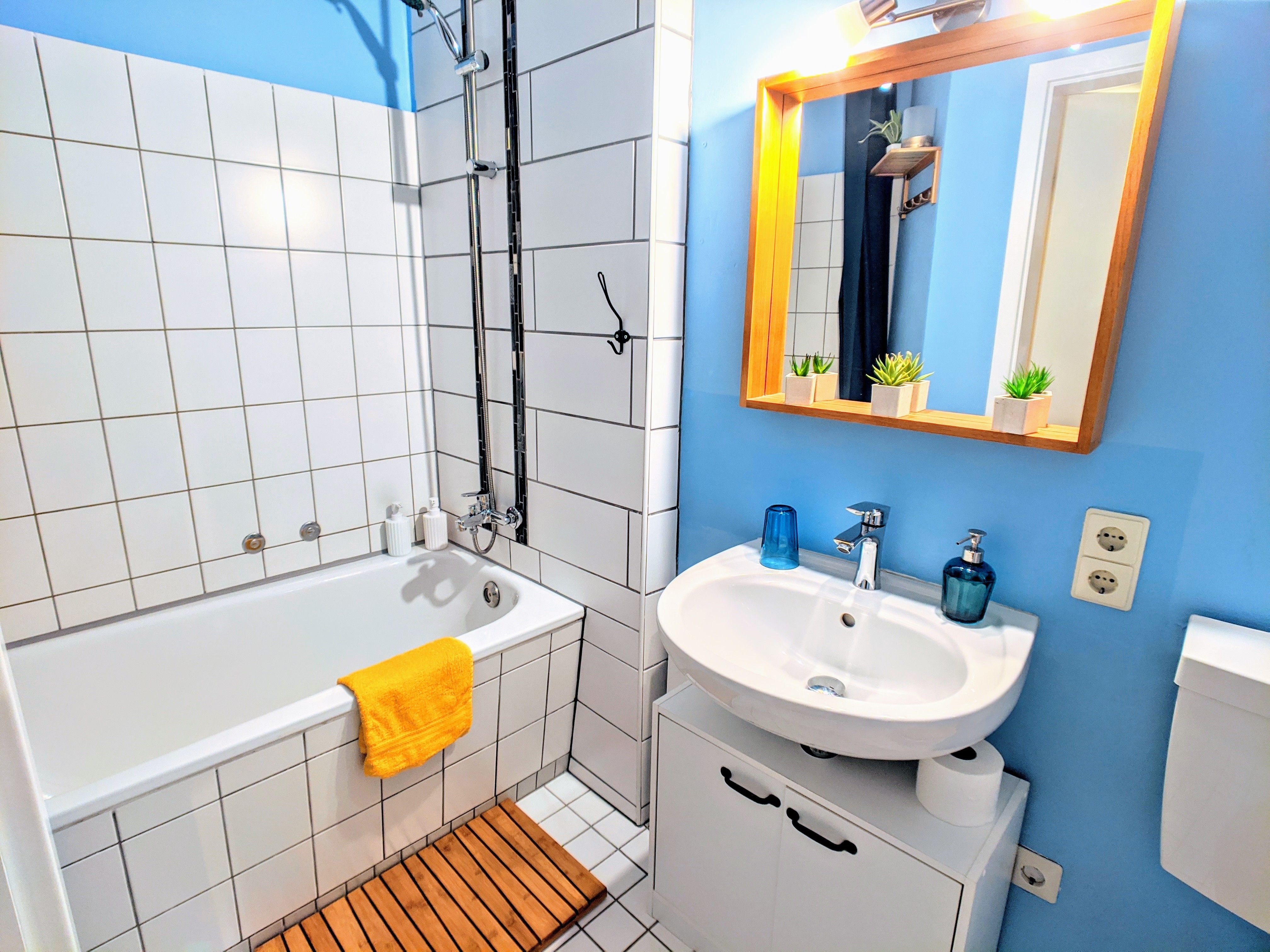 Apartment In PRIME CITY LOCATION | WiFi, Netflix, Kitchen, Bicycles, Washing Machine, Bathroom - 4