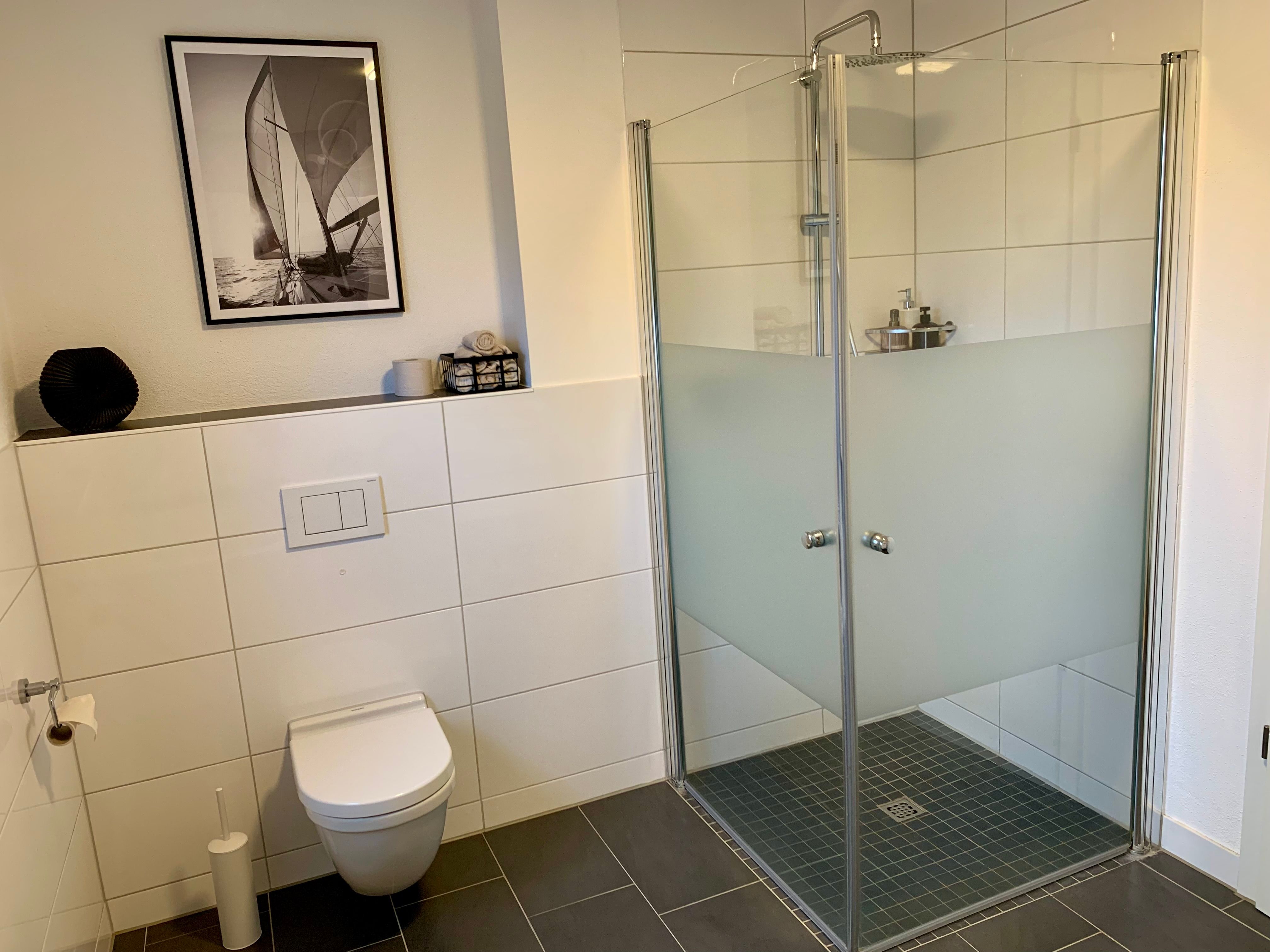 Exclusive Furnished 2-Bedroom Apartment With Balcony And Parking – Just 15 Minutes By Train To Düsse - 8