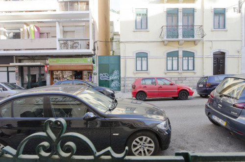 Colourful double bedroom near UAL - Universidade Autónoma de Lisboa