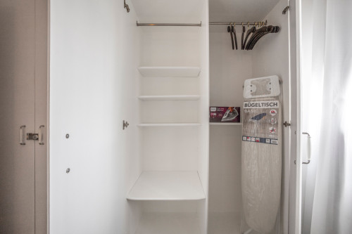 VinhMinh Homes Apartment in Hattingen – Central, Free Parking, Wi-Fi, Workspace, Garden Access
