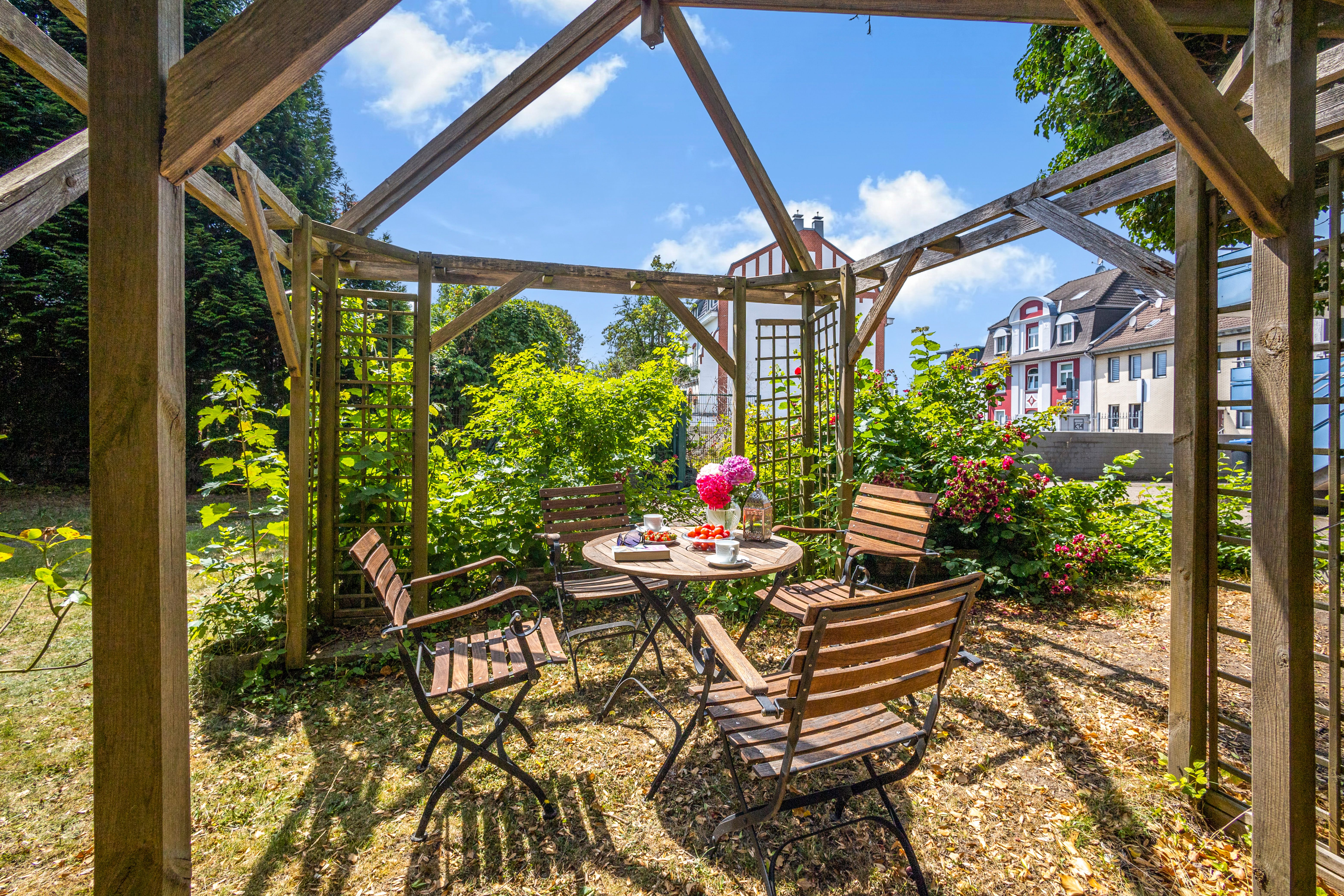 VinhMinh Homes Apartment In Hattingen – Central, Free Parking, Wi-Fi, Workspace, Garden Access - 1