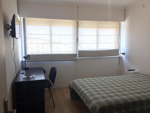 Attractive bedroom next to Cidade Universitária