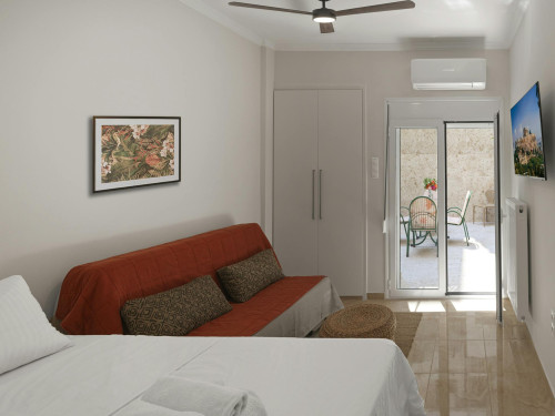 Anapiron Polemou, Athens