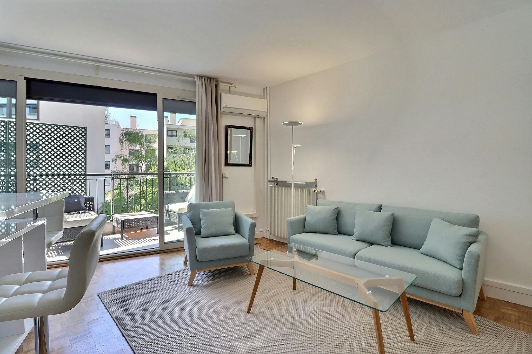 Entire Place - Avenue Charles de Gaulle, Neuilly-sur-Seine - Gallery - 1