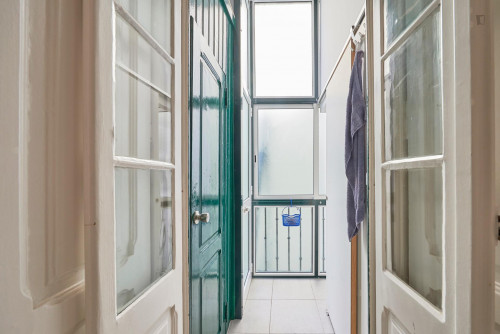 Alluring double bedroom located near Arroios metro station