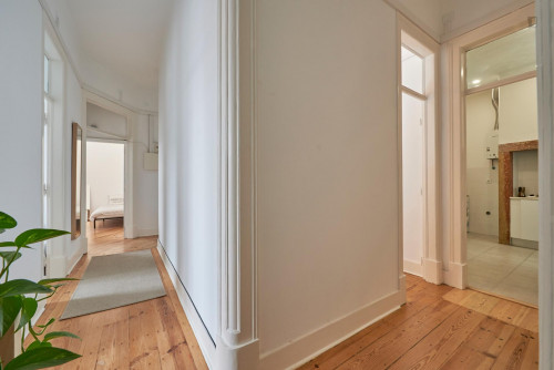 Alluring double bedroom located near Arroios metro station