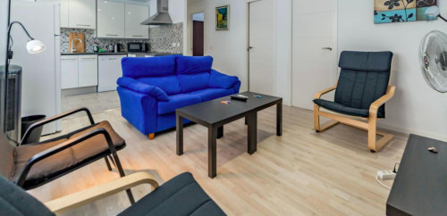Double bedroom in a 3-bedroom apartment near Platja de la Malva-rosa