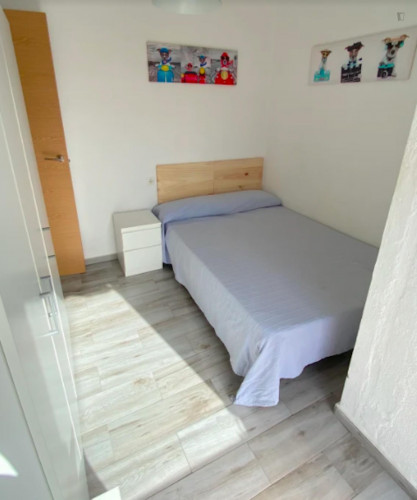 Deluxe sunny room near center with integrated terrace, AC, double bed, WIFI, TV