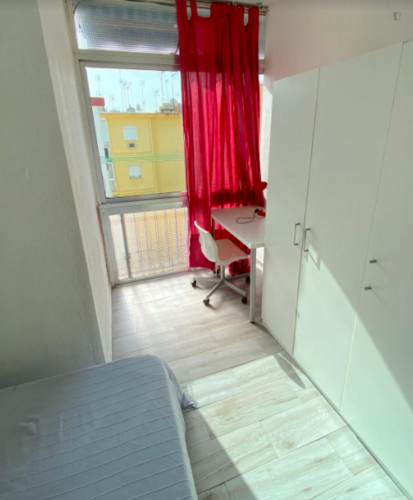 Deluxe sunny room near center with integrated terrace, AC, double bed, WIFI, TV
