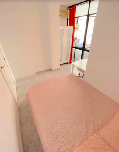 Deluxe sunny room near center with integrated terrace, AC, double bed, WIFI, TV