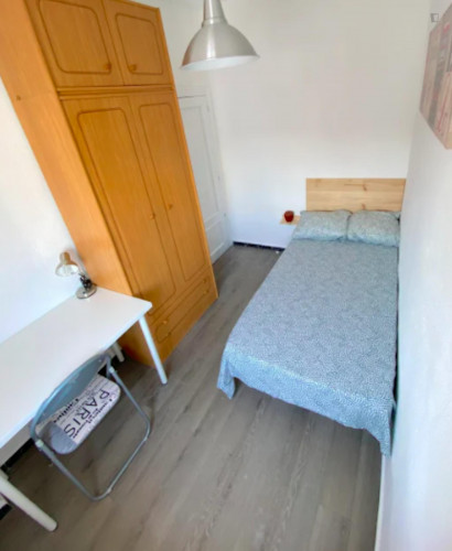 Double bedroom in a 4-bedroom apartment near Parque de Miraflores