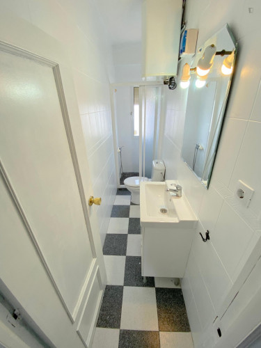 Double bedroom in a 4-bedroom apartment near Parque de Miraflores - Gallery - 12