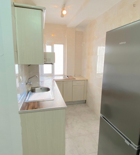 Double bedroom in a 4-bedroom apartment near ETSI (Escuela Técnica Superior de Ingeniería )