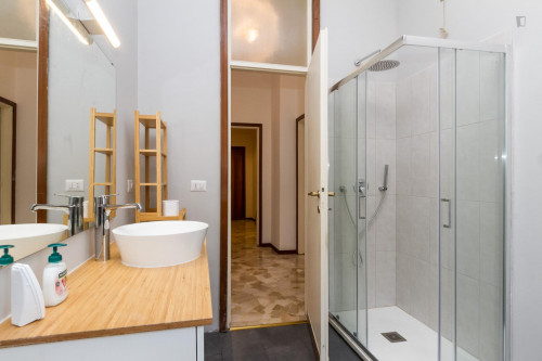 Lovely single bedroom close to Marangoni Fashion Institute - Gallery - 12