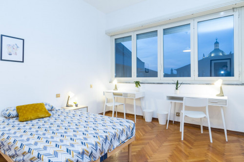 Lovely single bedroom close to Marangoni Fashion Institute