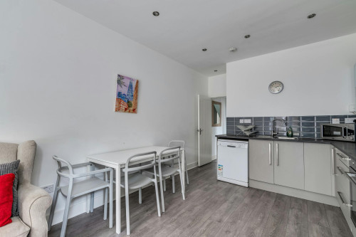 Mostyn Avenue, Wembley - Gallery - 8
