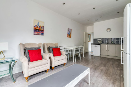 Mostyn Avenue, Wembley - Gallery - 7