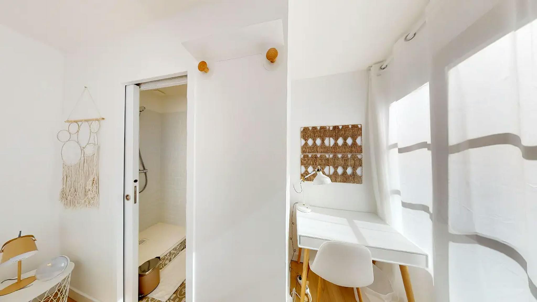  Private Room  -  Grande Rue de Vaise, Lyon  - Gallery -  1