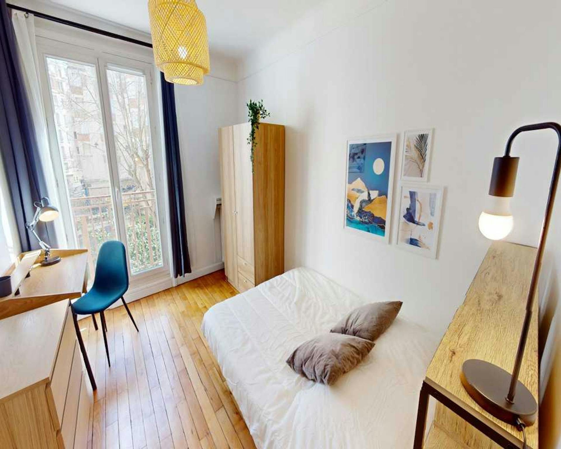 Private Room  -  Place de la Porte de Châtillon, Paris  - Gallery -  1