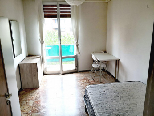 Cosy single bedroom with balcony close to Bologna Centrale station