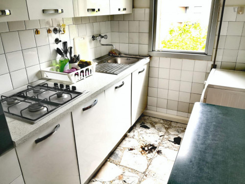 Cosy single bedroom with balcony close to Bologna Centrale station