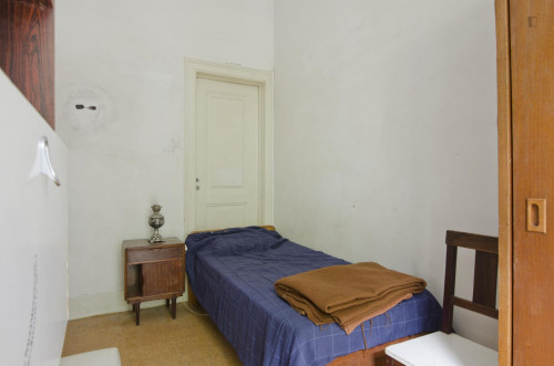 Convenient single bedroom in 7-bedroom flat in well-connected Picoas - Gallery - 12