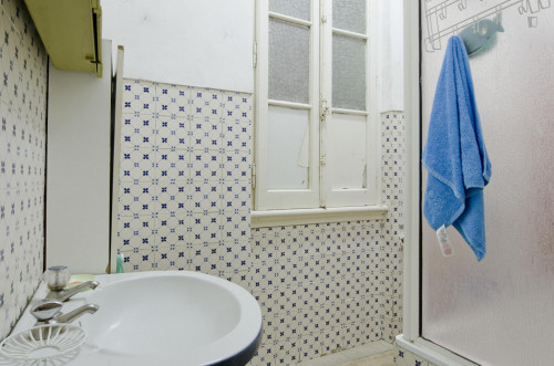 Convenient single bedroom in 7-bedroom flat in well-connected Picoas - Gallery - 9