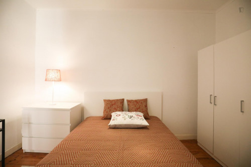 Nice double bedroom in a 5-bedroom apartment - Gallery - 23