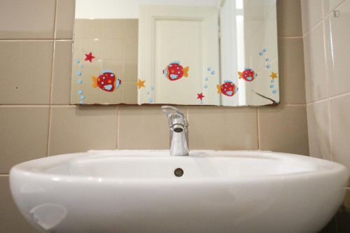 Nice double bedroom in a 5-bedroom apartment - Gallery - 8